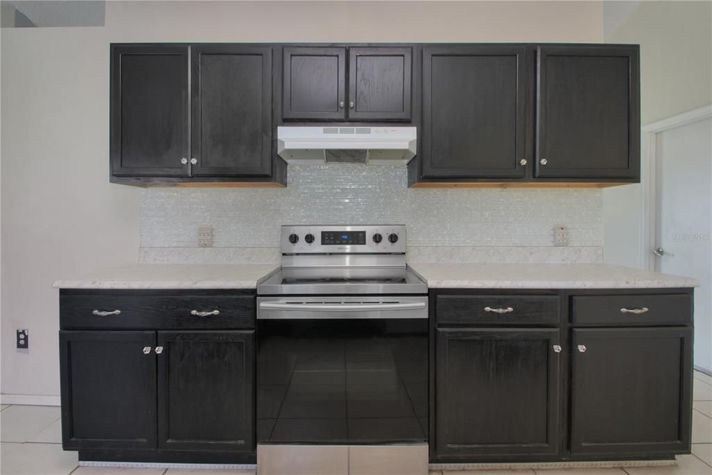 For Sale: $315,000 (3 beds, 2 baths, 1733 Square Feet)