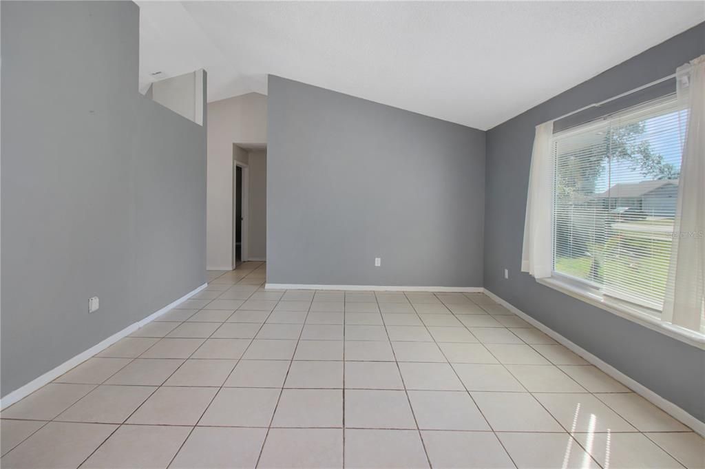 For Sale: $315,000 (3 beds, 2 baths, 1733 Square Feet)