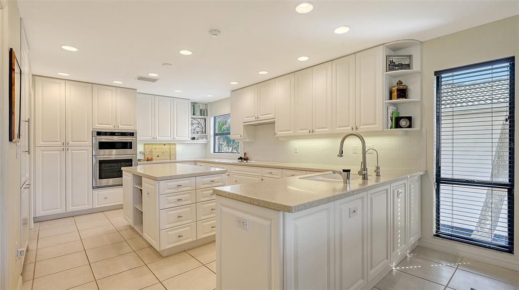 For Sale: $2,295,000 (4 beds, 3 baths, 3263 Square Feet)