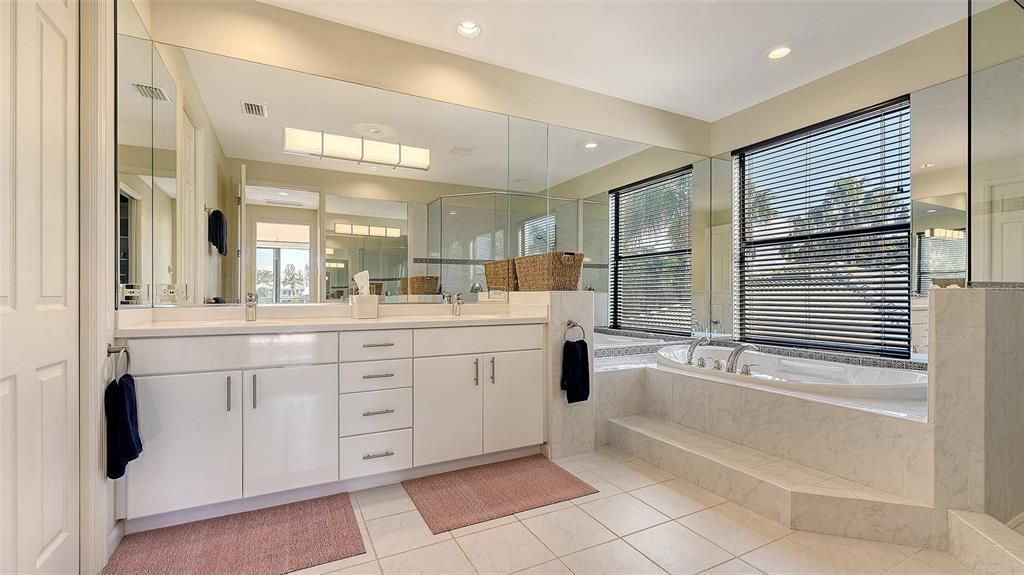 For Sale: $2,295,000 (4 beds, 3 baths, 3263 Square Feet)