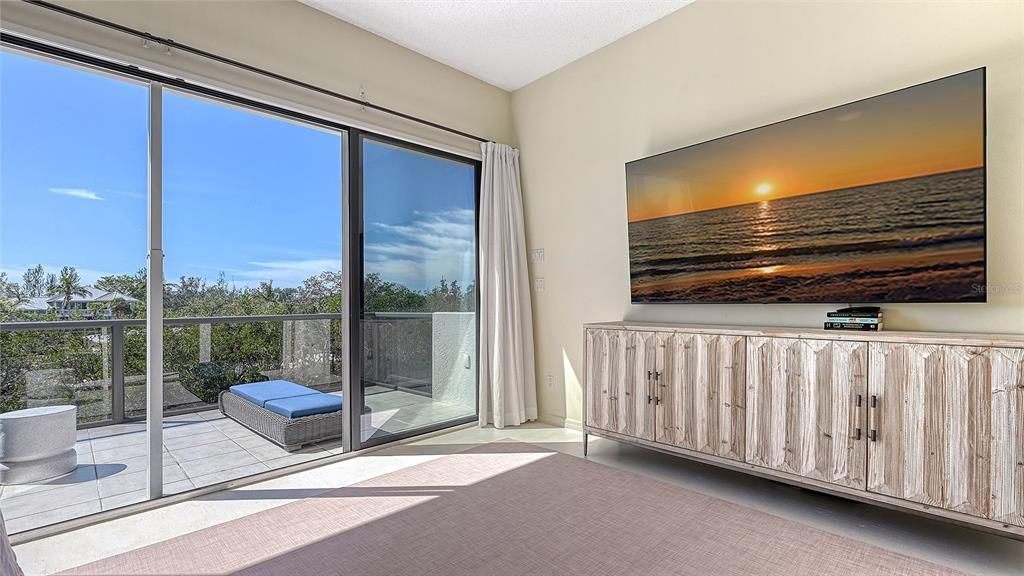 For Sale: $2,295,000 (4 beds, 3 baths, 3263 Square Feet)