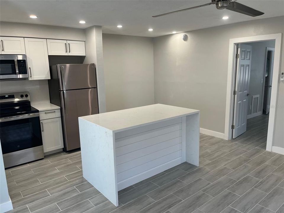 В аренду: $1,850 (1 спален, 1 ванн, 450 Квадратных фут)