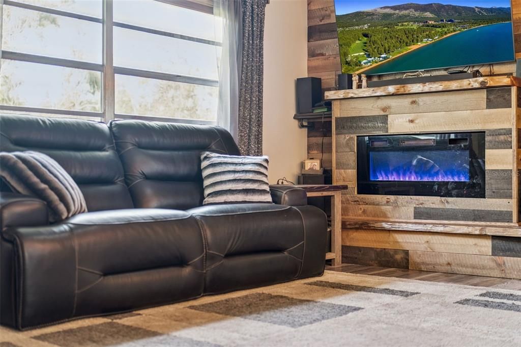 En Venta: $679,987 (4 camas, 3 baños, 1768 Pies cuadrados)