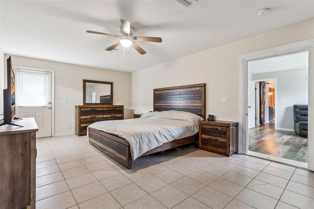 En Venta: $679,987 (4 camas, 3 baños, 1768 Pies cuadrados)