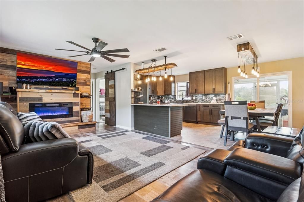 En Venta: $679,987 (4 camas, 3 baños, 1768 Pies cuadrados)