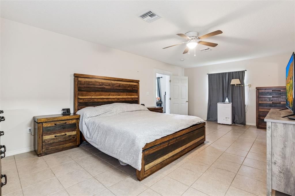 En Venta: $679,987 (4 camas, 3 baños, 1768 Pies cuadrados)