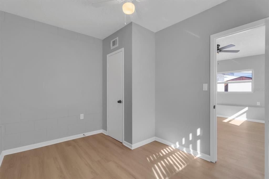 待售: $344,000 (4 贝兹, 2 浴室, 1816 平方英尺)