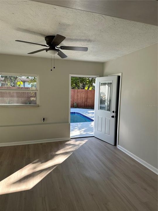 待售: $344,000 (4 贝兹, 2 浴室, 1816 平方英尺)