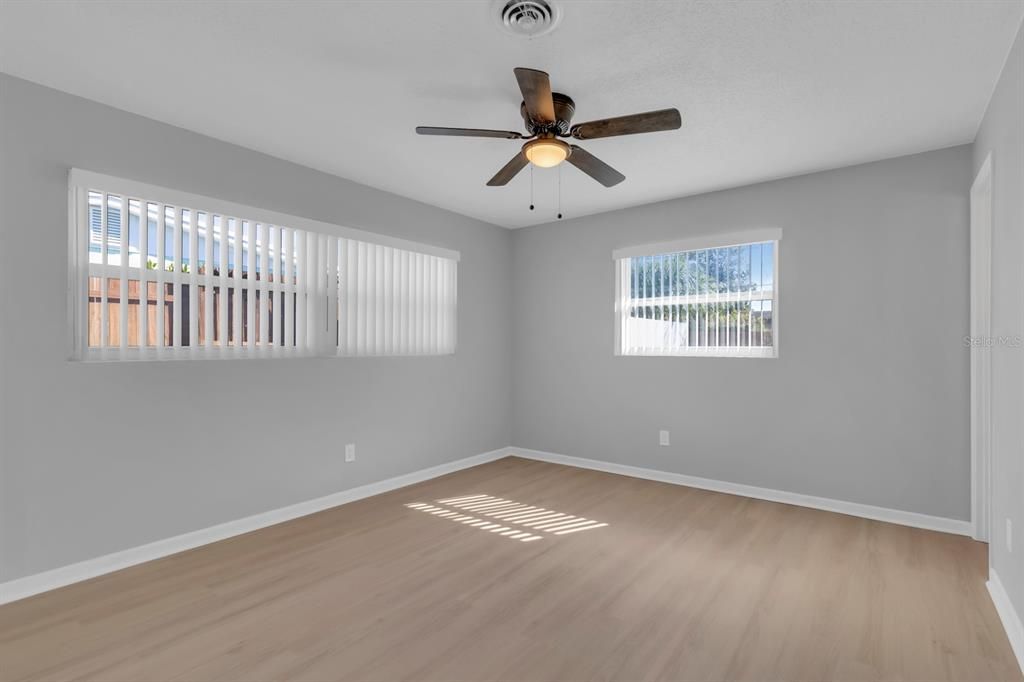 待售: $344,000 (4 贝兹, 2 浴室, 1816 平方英尺)