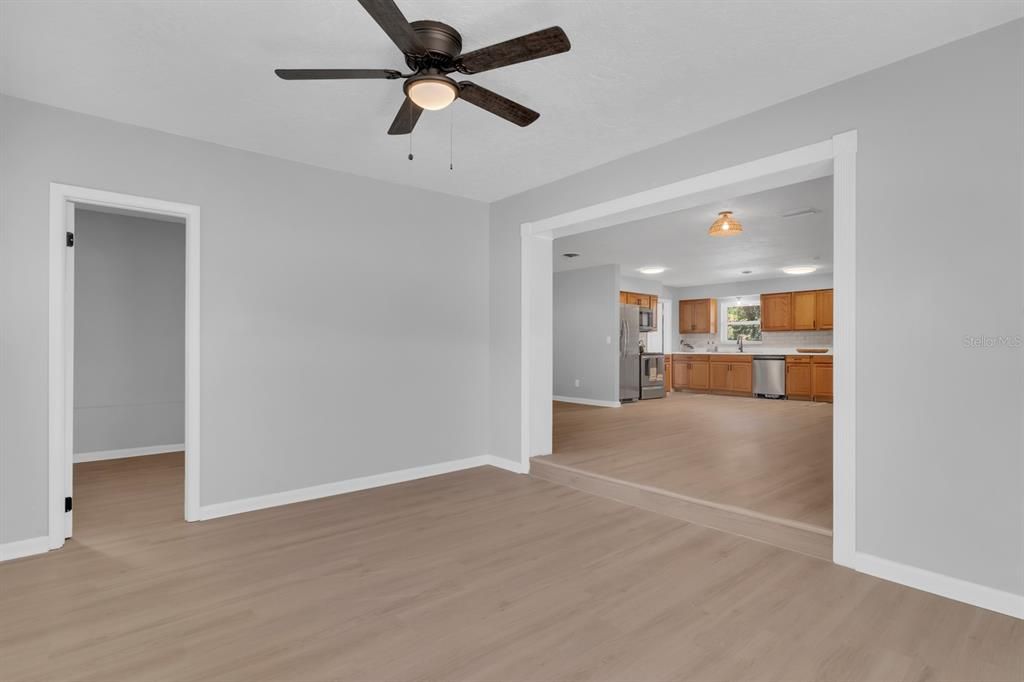 待售: $344,000 (4 贝兹, 2 浴室, 1816 平方英尺)