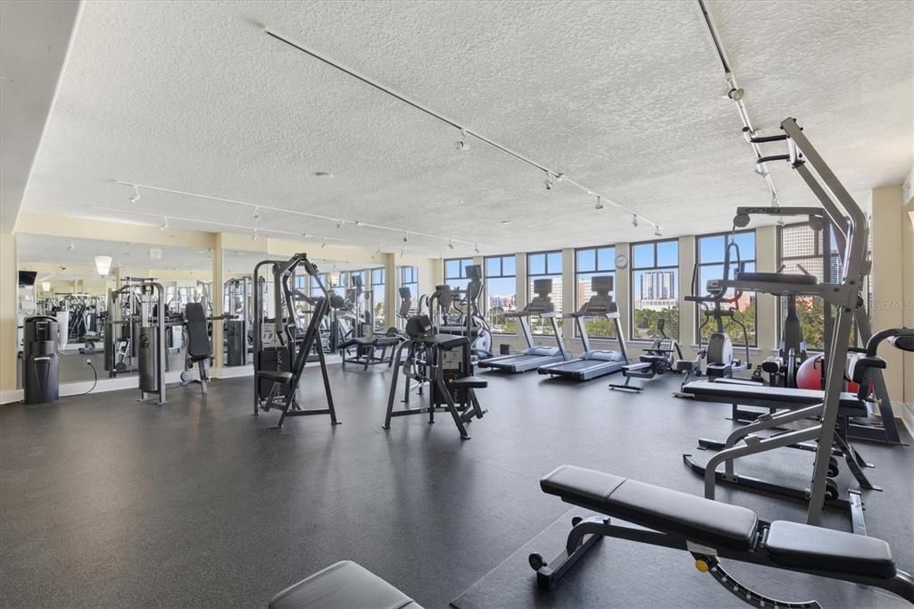 出租: $7,750 (2 贝兹, 2 浴室, 1907 平方英尺)