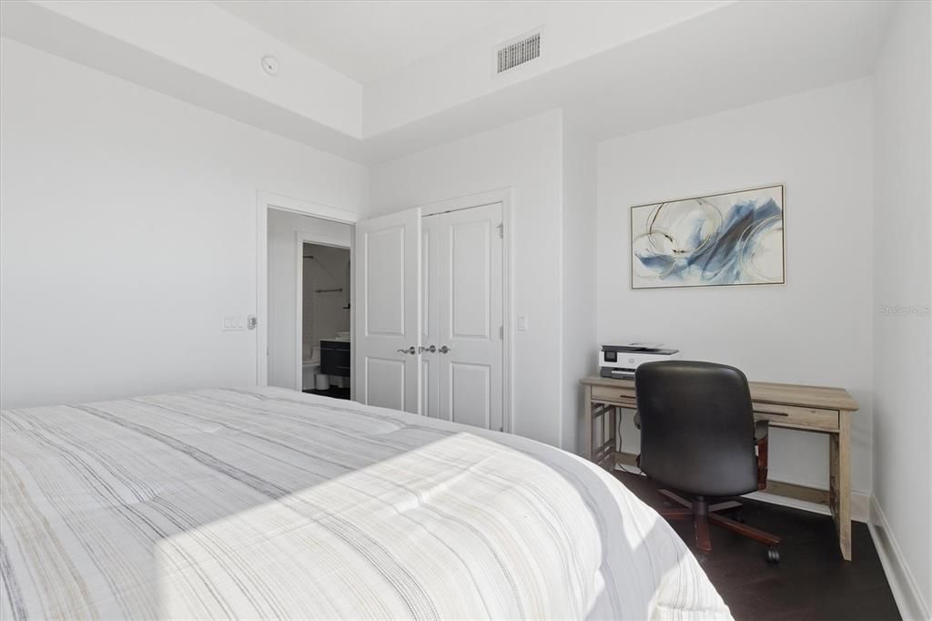 出租: $7,750 (2 贝兹, 2 浴室, 1907 平方英尺)