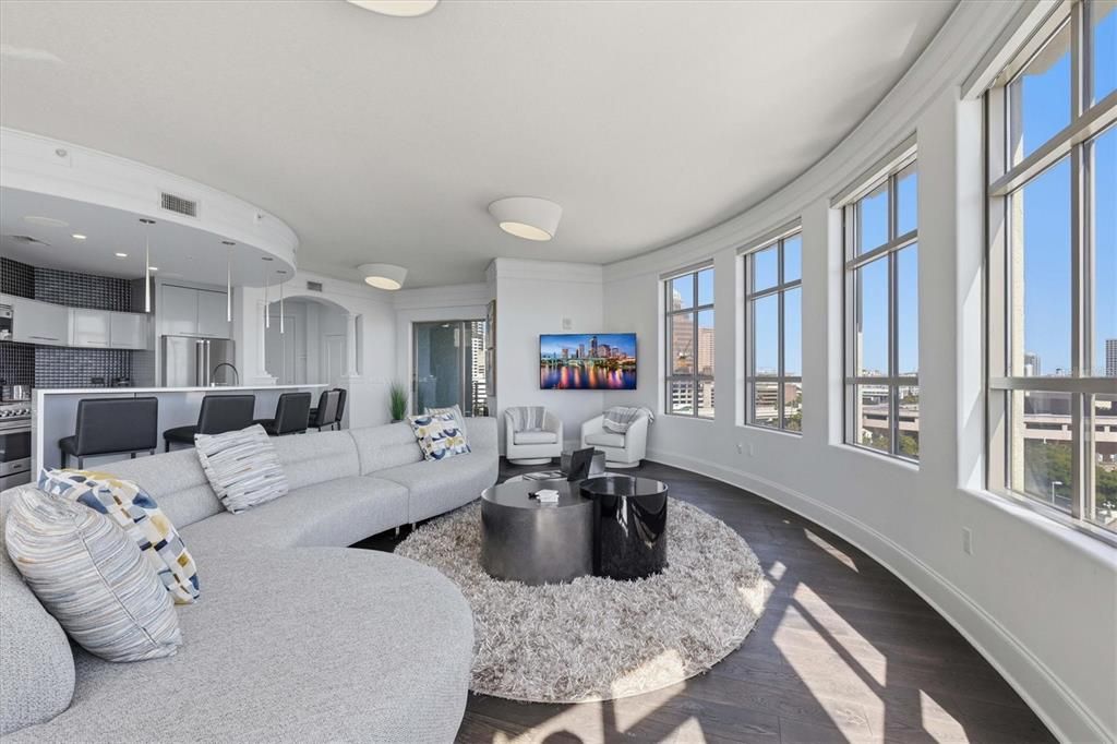 出租: $7,750 (2 贝兹, 2 浴室, 1907 平方英尺)