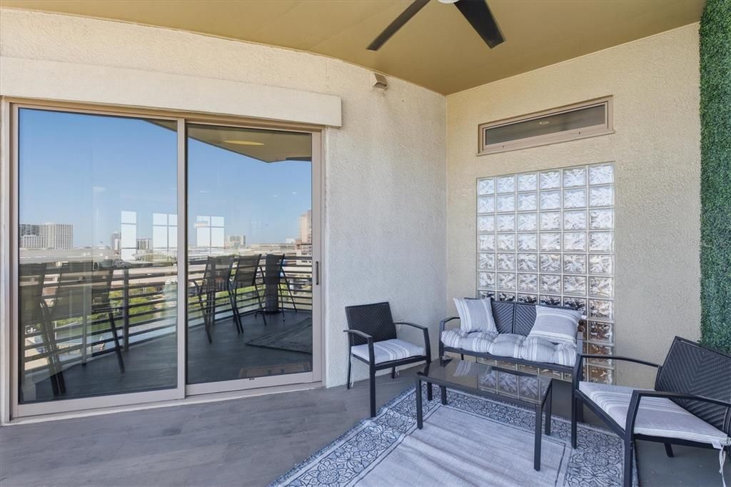 出租: $7,750 (2 贝兹, 2 浴室, 1907 平方英尺)