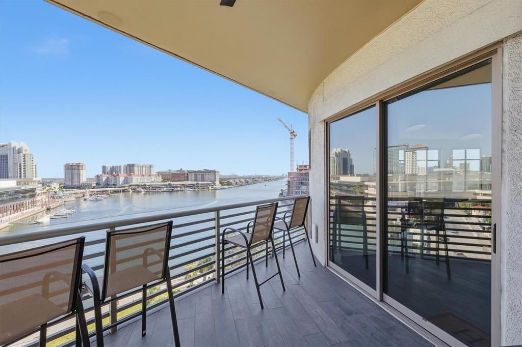 出租: $7,750 (2 贝兹, 2 浴室, 1907 平方英尺)