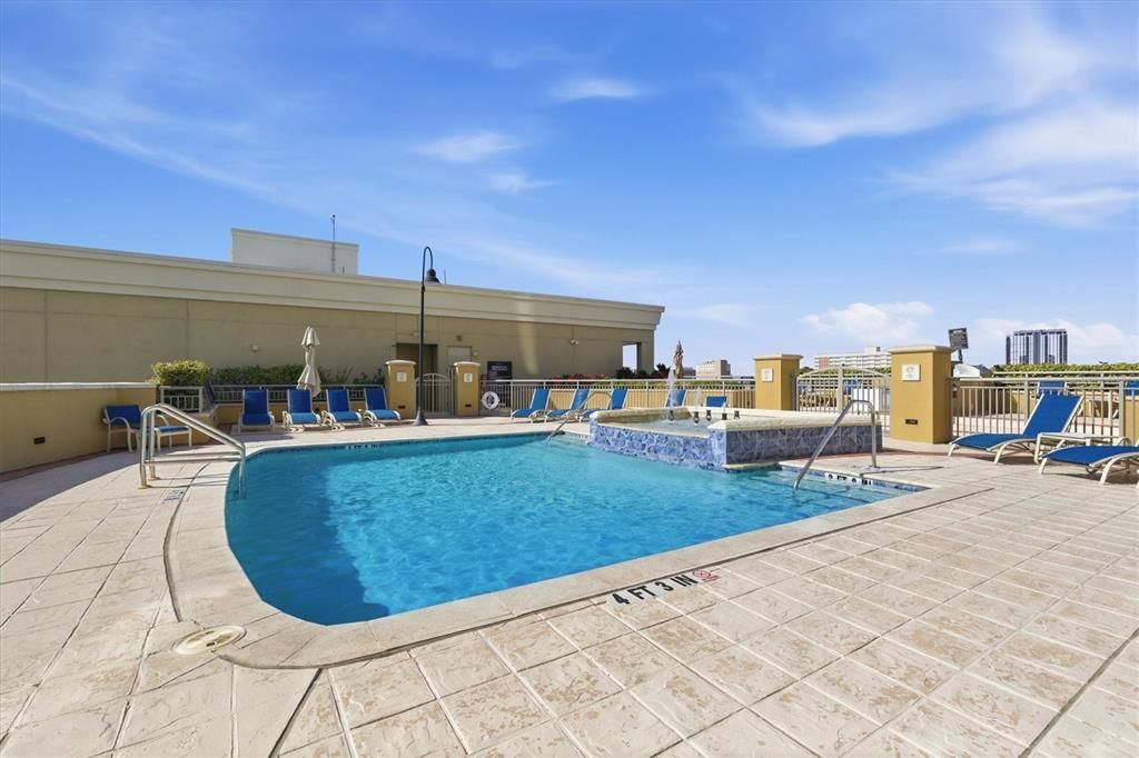 出租: $7,750 (2 贝兹, 2 浴室, 1907 平方英尺)