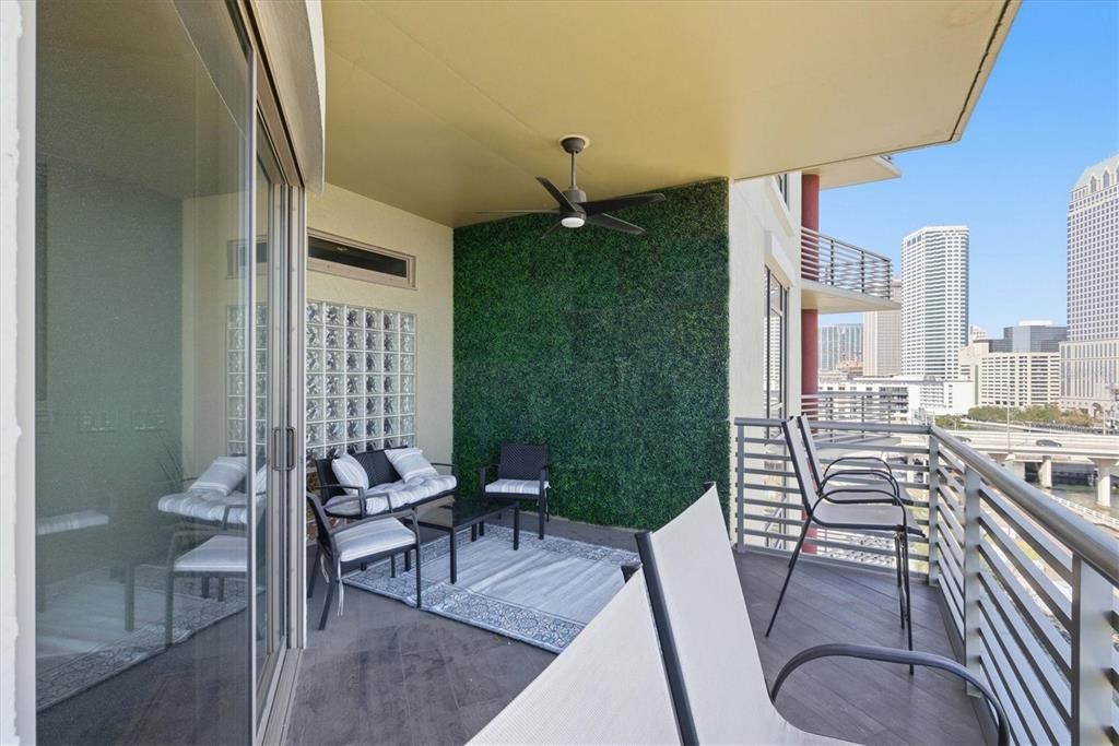 出租: $7,750 (2 贝兹, 2 浴室, 1907 平方英尺)