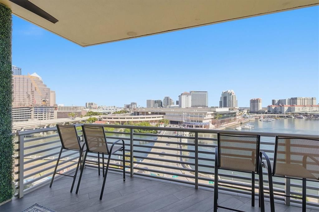 出租: $7,750 (2 贝兹, 2 浴室, 1907 平方英尺)