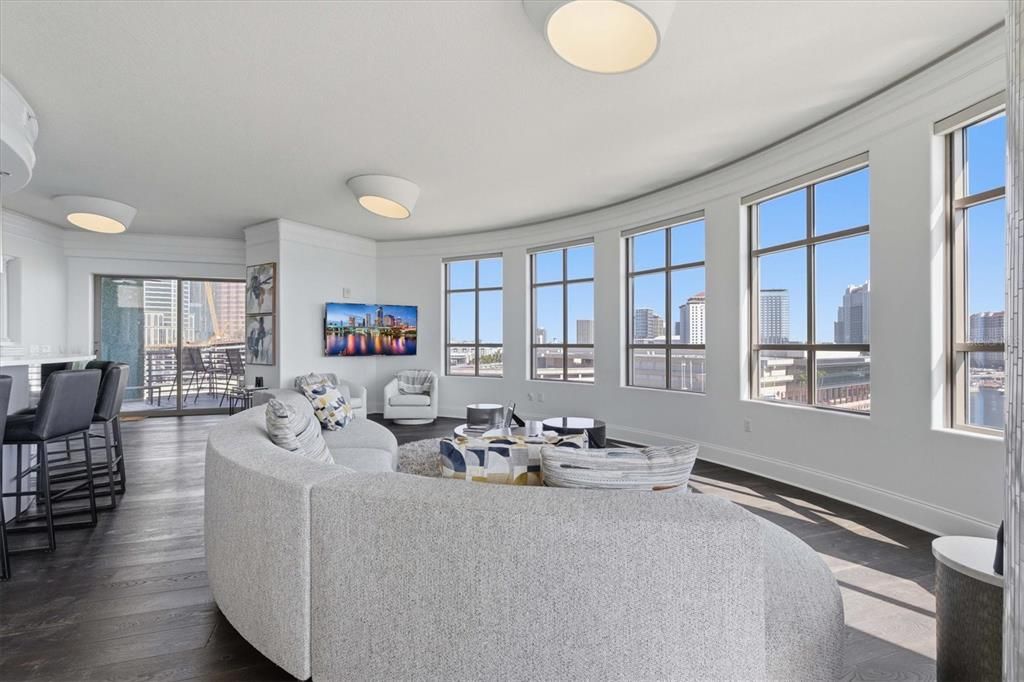 出租: $7,750 (2 贝兹, 2 浴室, 1907 平方英尺)