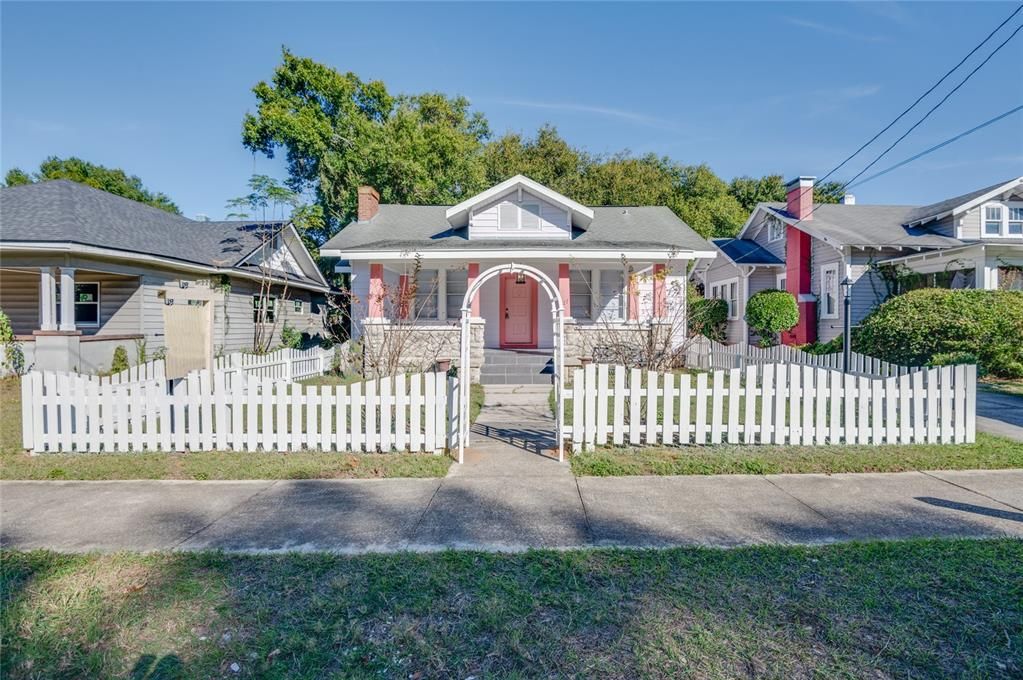 For Rent: $1,795 (3 beds, 1 baths, 1382 Square Feet)