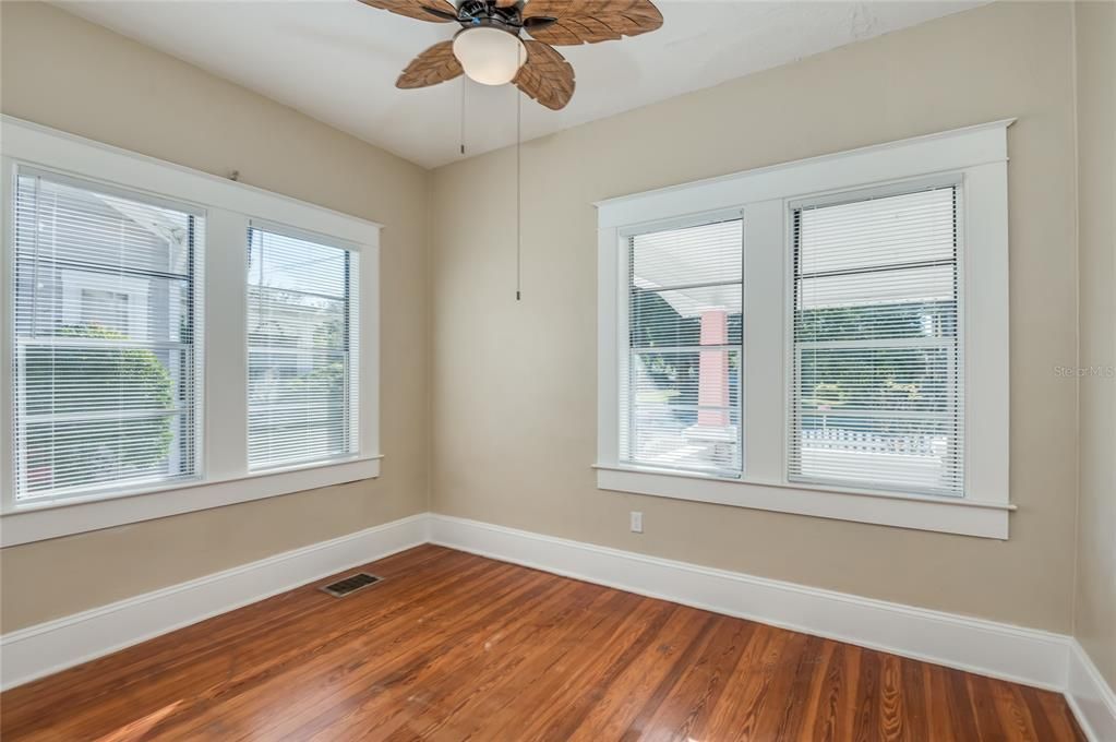 For Rent: $1,795 (3 beds, 1 baths, 1382 Square Feet)