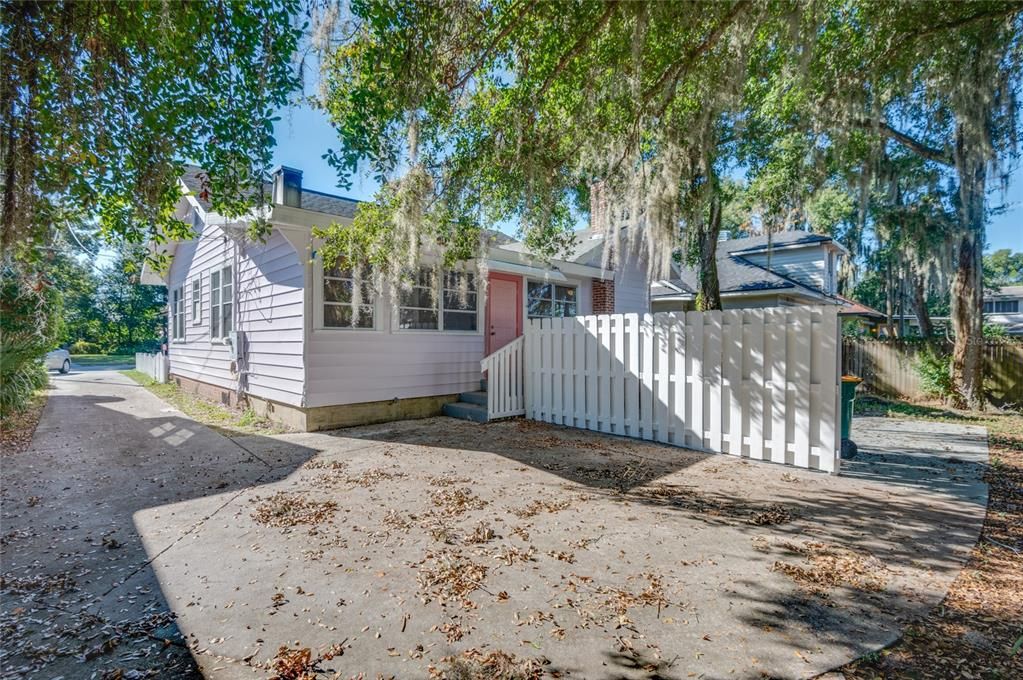 For Rent: $1,795 (3 beds, 1 baths, 1382 Square Feet)