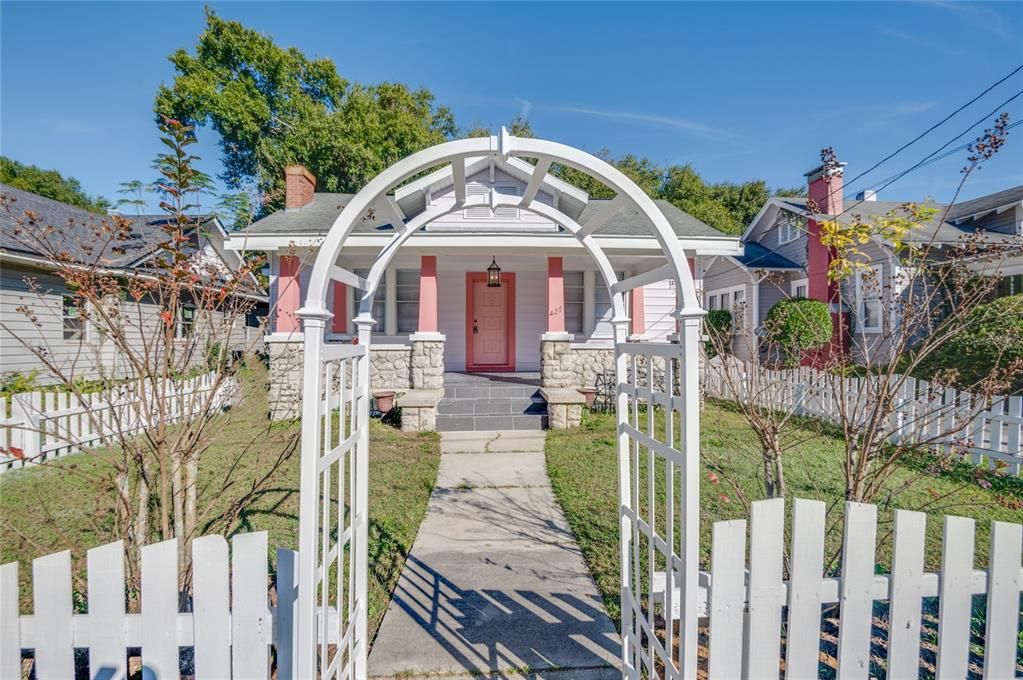 For Rent: $1,795 (3 beds, 1 baths, 1382 Square Feet)