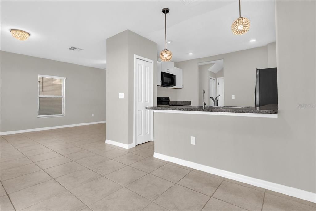 For Sale: $349,999 (3 beds, 2 baths, 1528 Square Feet)