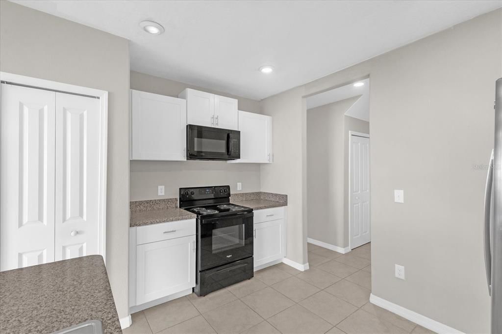 For Sale: $349,999 (3 beds, 2 baths, 1528 Square Feet)