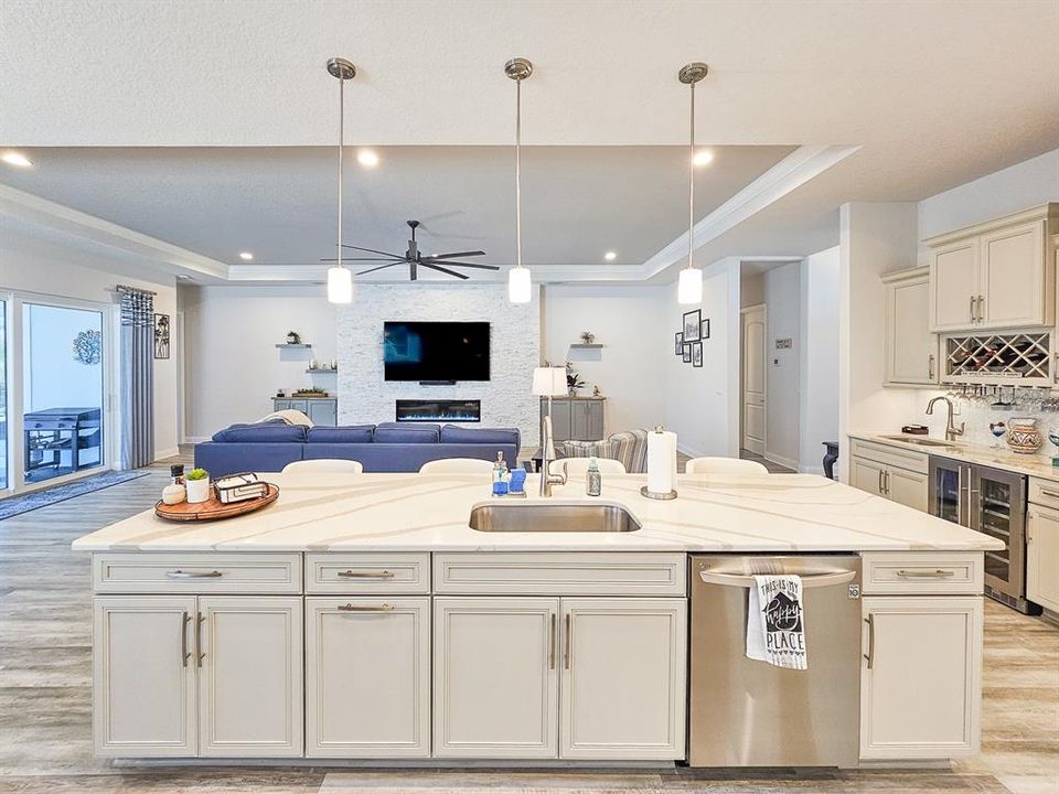 待售: $779,000 (4 贝兹, 2 浴室, 2493 平方英尺)