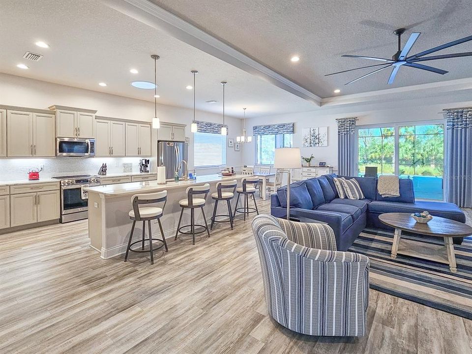 待售: $779,000 (4 贝兹, 2 浴室, 2493 平方英尺)