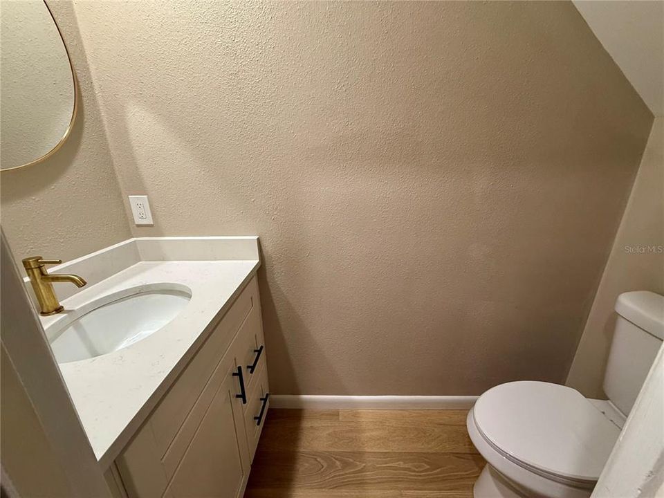 Activo con contrato: $349,900 (3 camas, 2 baños, 1431 Pies cuadrados)