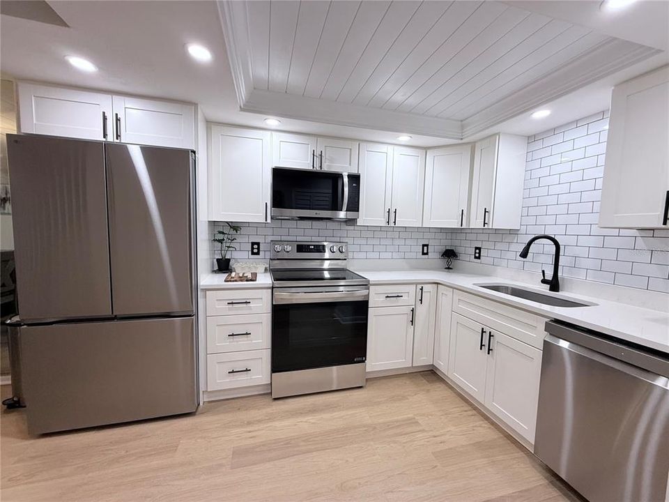 Activo con contrato: $349,900 (3 camas, 2 baños, 1431 Pies cuadrados)