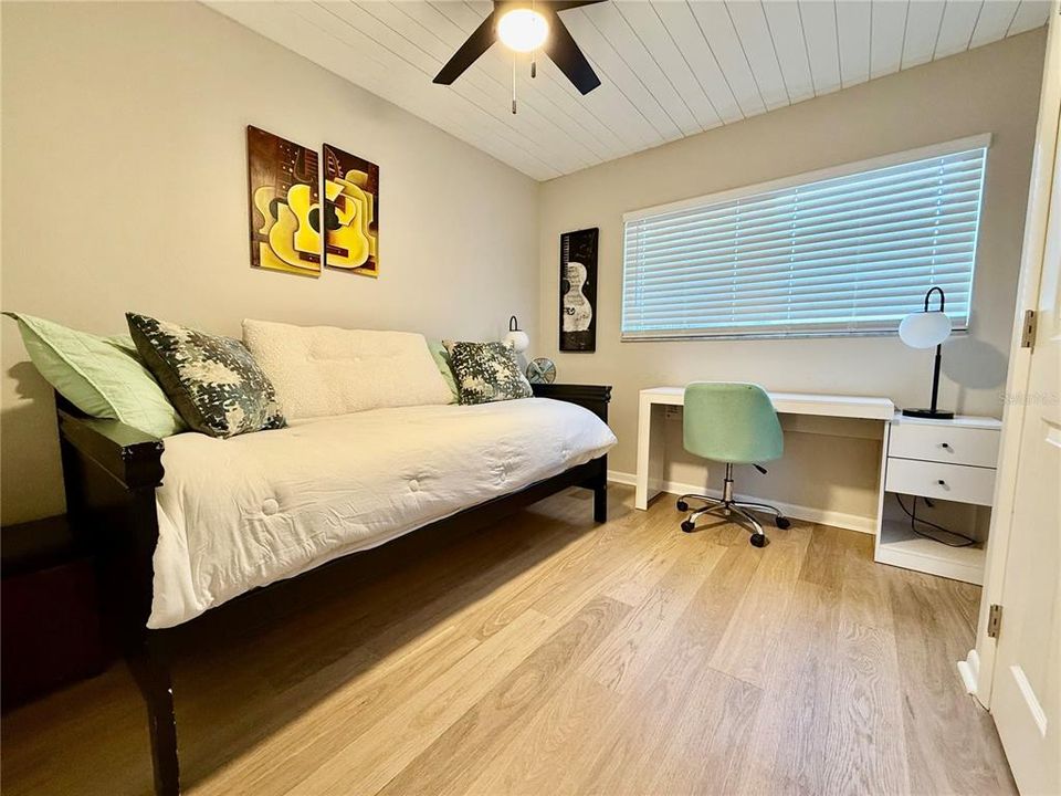 Activo con contrato: $349,900 (3 camas, 2 baños, 1431 Pies cuadrados)