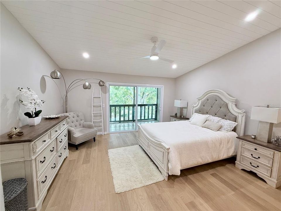 Activo con contrato: $349,900 (3 camas, 2 baños, 1431 Pies cuadrados)