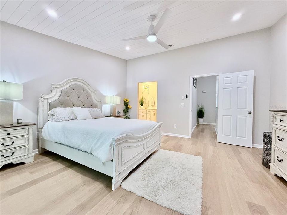 Activo con contrato: $349,900 (3 camas, 2 baños, 1431 Pies cuadrados)