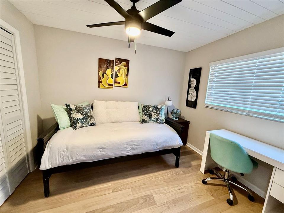 Activo con contrato: $349,900 (3 camas, 2 baños, 1431 Pies cuadrados)