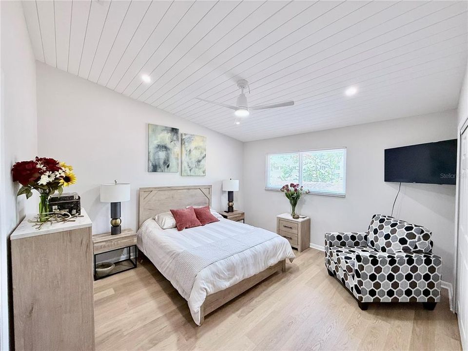 Activo con contrato: $349,900 (3 camas, 2 baños, 1431 Pies cuadrados)