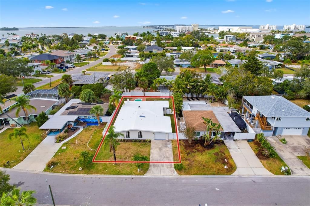 待售: $624,000 (4 贝兹, 2 浴室, 2040 平方英尺)