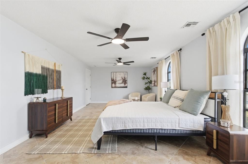 待售: $624,000 (4 贝兹, 2 浴室, 2040 平方英尺)