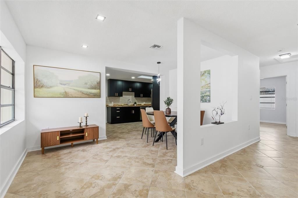 待售: $624,000 (4 贝兹, 2 浴室, 2040 平方英尺)