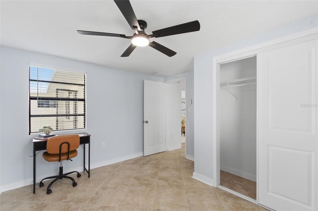 待售: $624,000 (4 贝兹, 2 浴室, 2040 平方英尺)