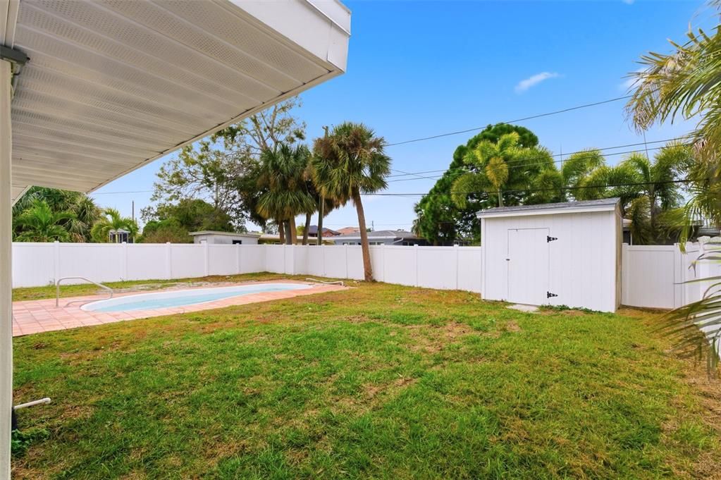 待售: $624,000 (4 贝兹, 2 浴室, 2040 平方英尺)