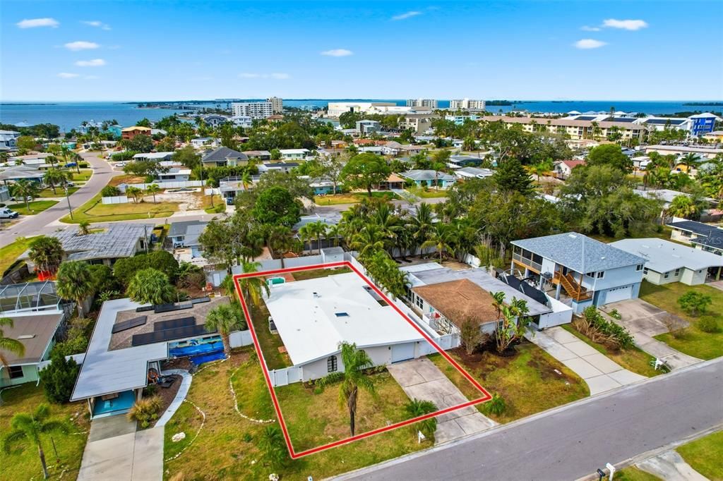 待售: $624,000 (4 贝兹, 2 浴室, 2040 平方英尺)