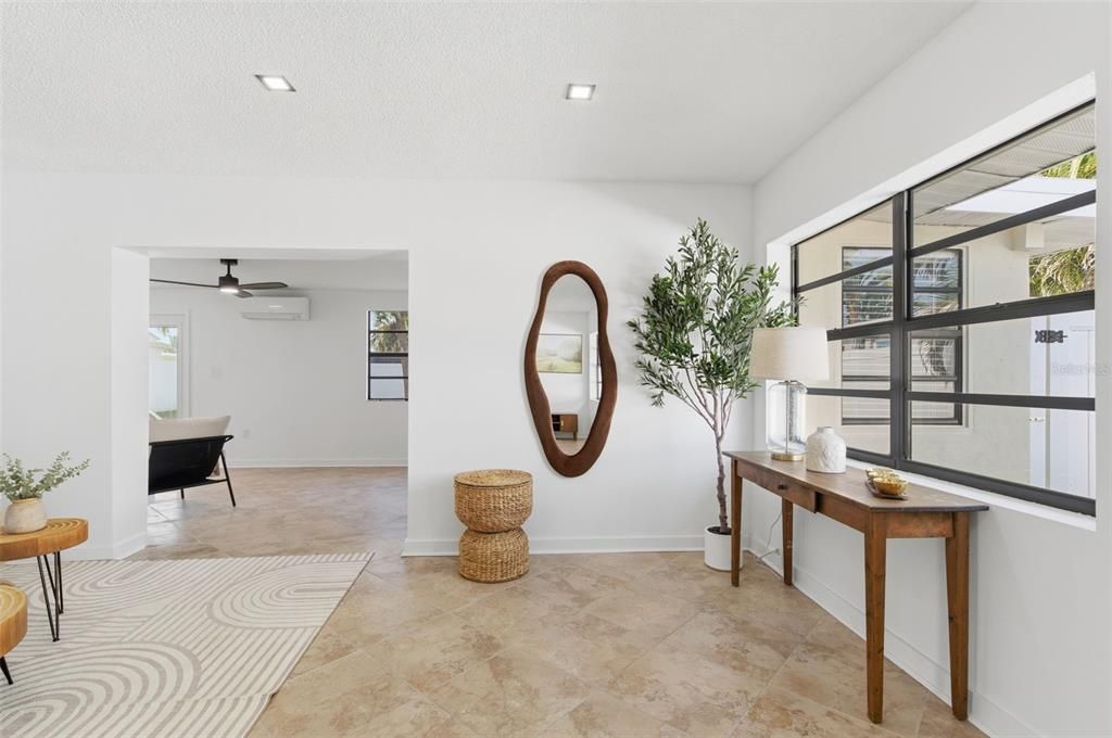 待售: $624,000 (4 贝兹, 2 浴室, 2040 平方英尺)