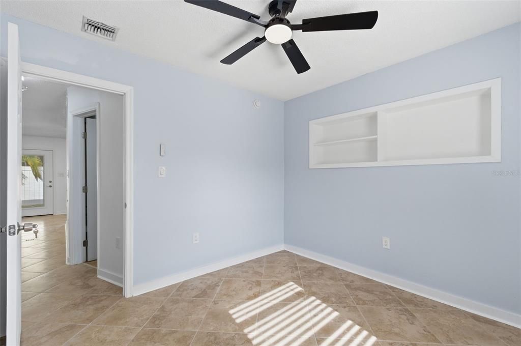 待售: $624,000 (4 贝兹, 2 浴室, 2040 平方英尺)