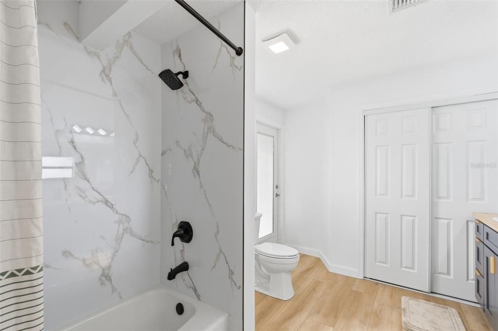 待售: $624,000 (4 贝兹, 2 浴室, 2040 平方英尺)