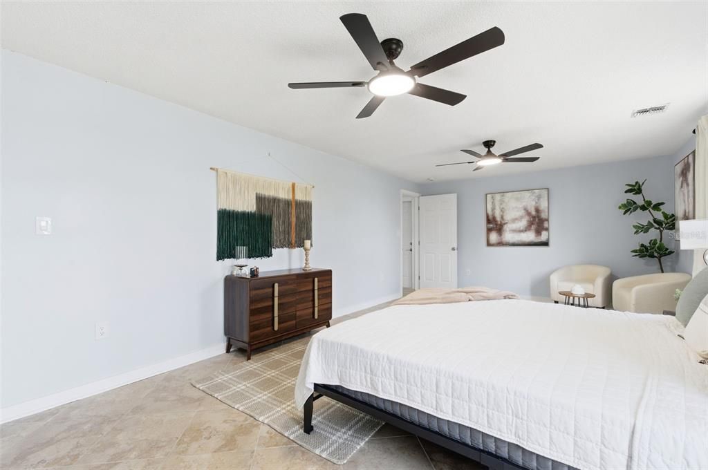 待售: $624,000 (4 贝兹, 2 浴室, 2040 平方英尺)