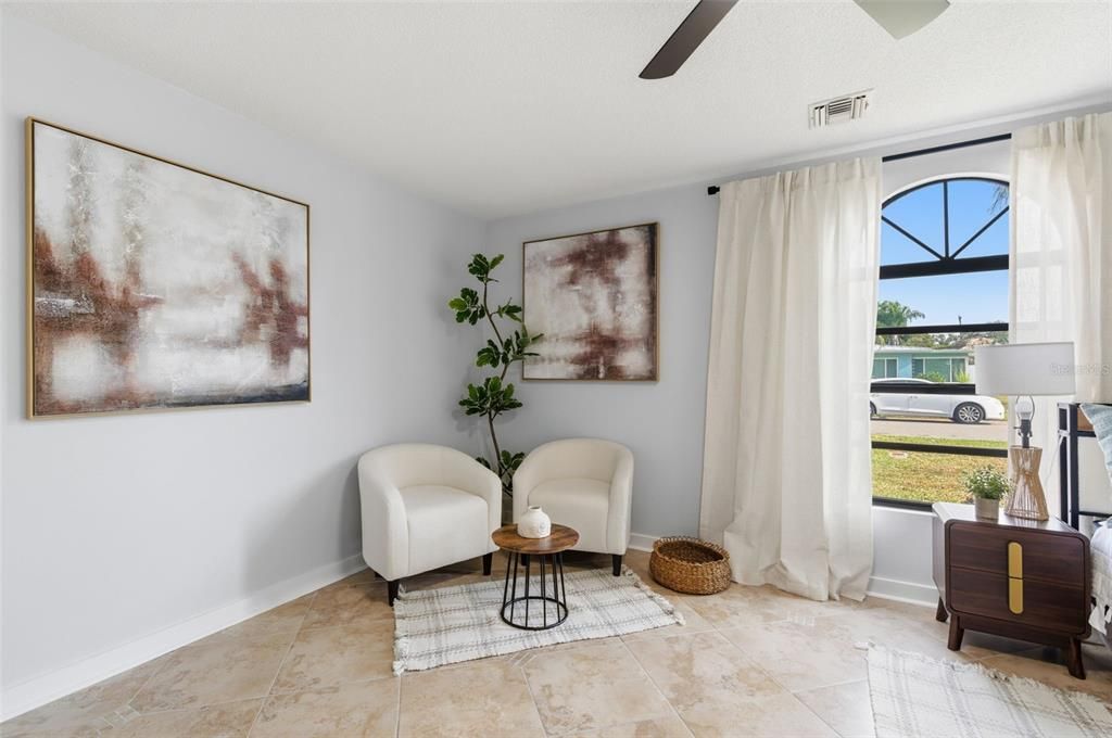 待售: $624,000 (4 贝兹, 2 浴室, 2040 平方英尺)