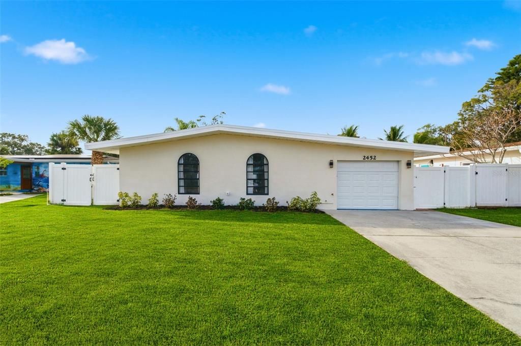 待售: $624,000 (4 贝兹, 2 浴室, 2040 平方英尺)